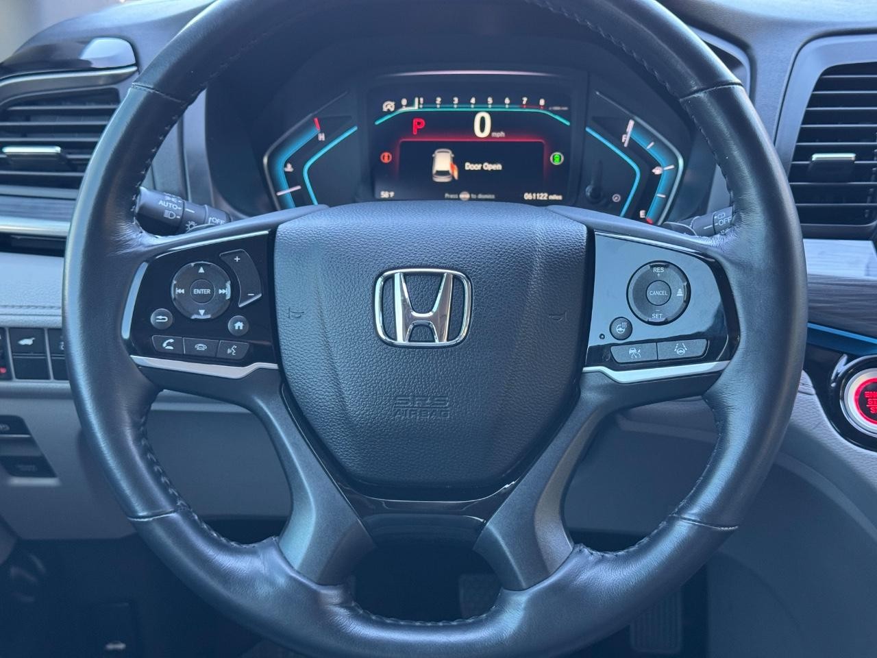 Honda Odyssey Vehicle Full-screen Gallery Image 13