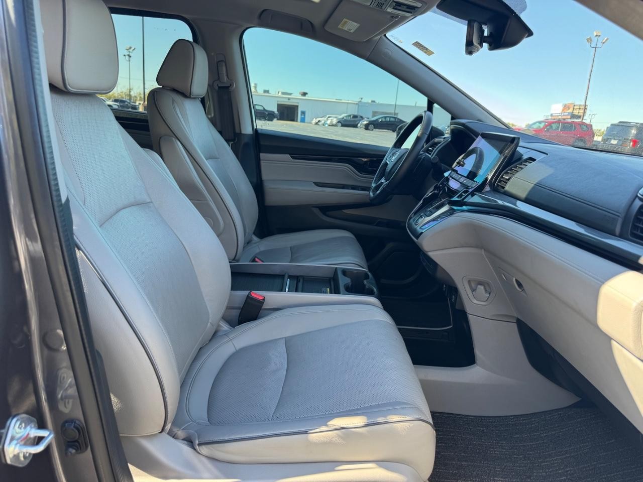 Honda Odyssey Vehicle Full-screen Gallery Image 18