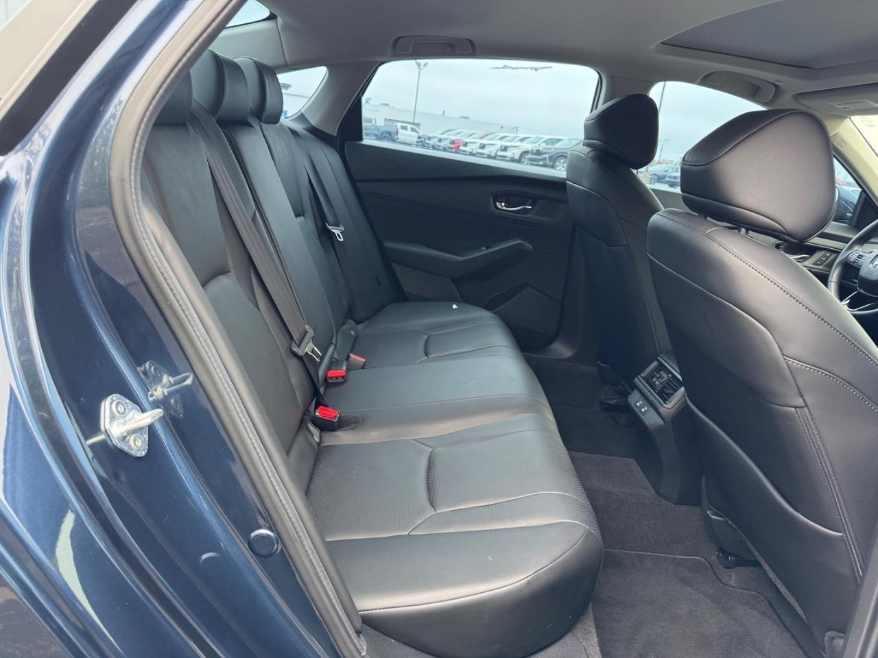 Honda Accord Hybrid Vehicle Full-screen Gallery Image 10