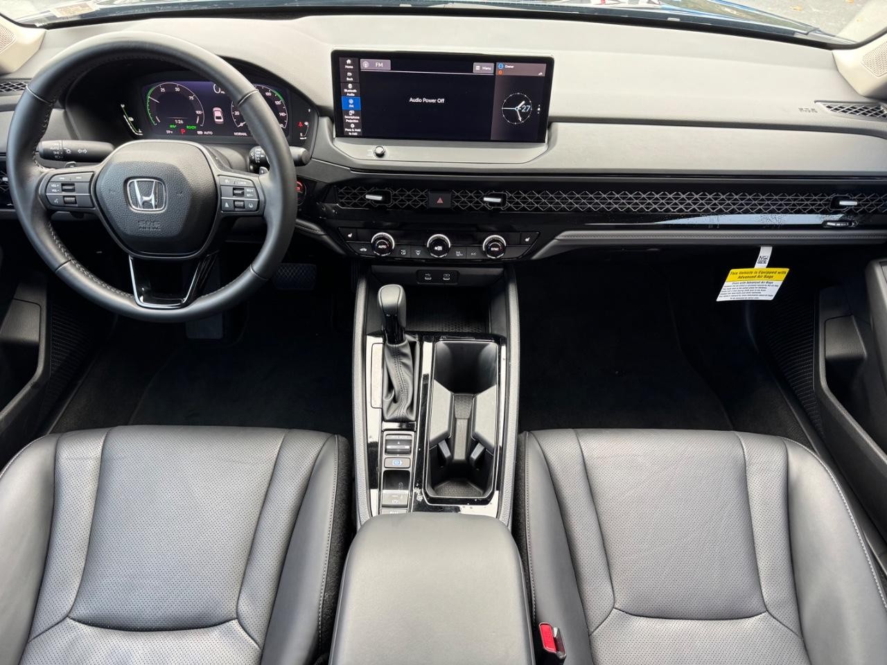 Honda Accord Hybrid Vehicle Full-screen Gallery Image 11