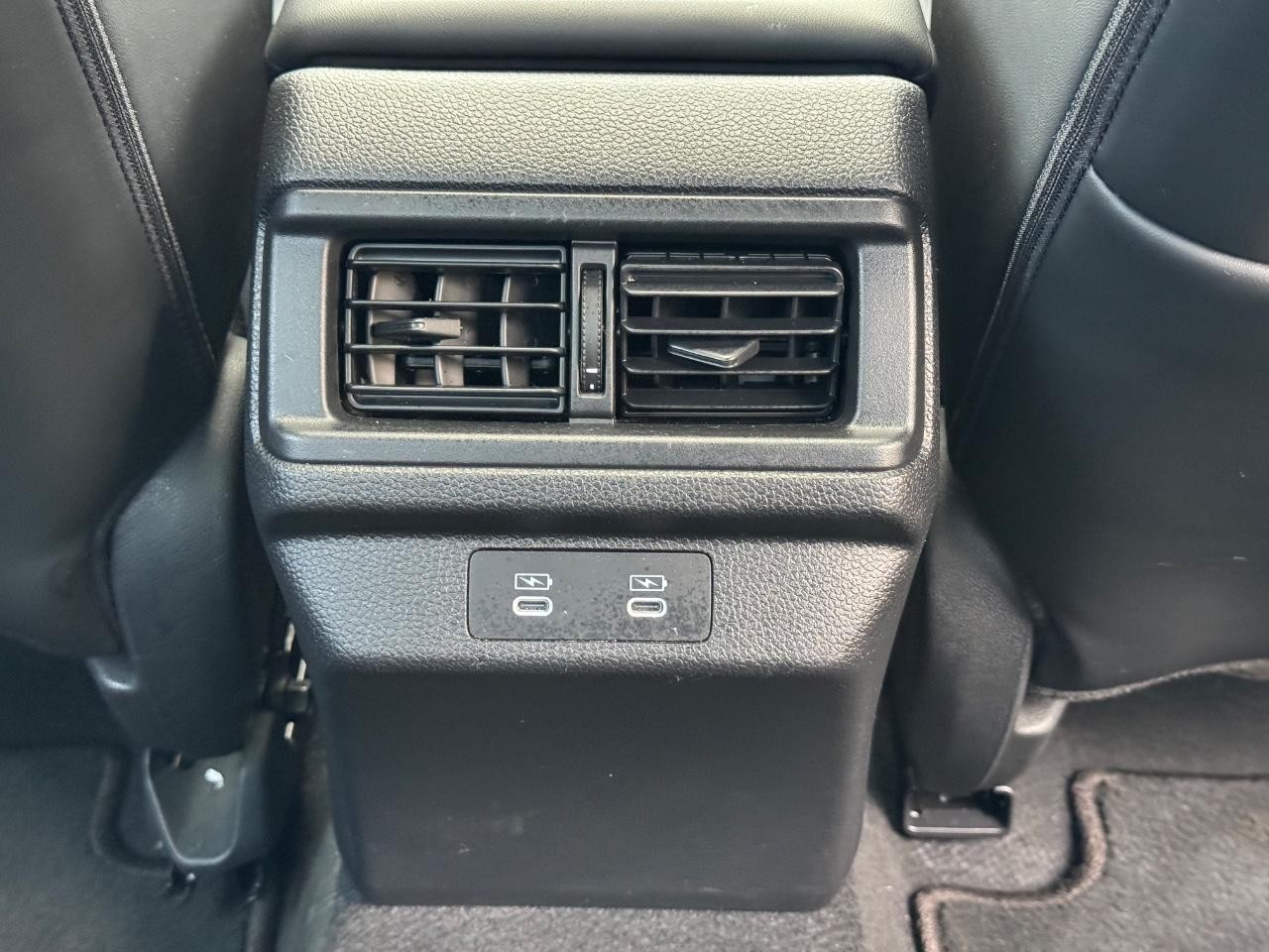 Honda Accord Hybrid Vehicle Full-screen Gallery Image 16