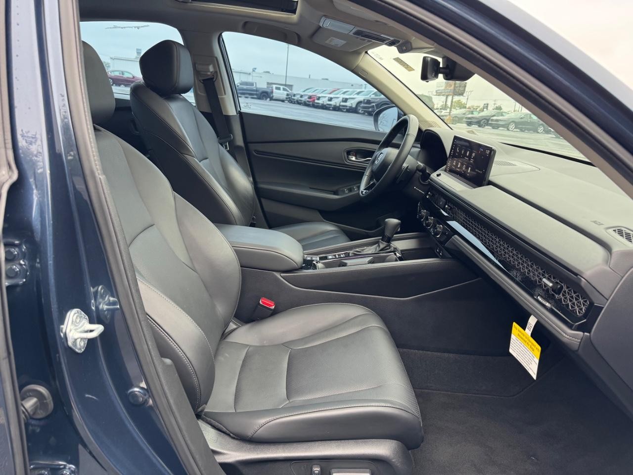 Honda Accord Hybrid Vehicle Full-screen Gallery Image 17