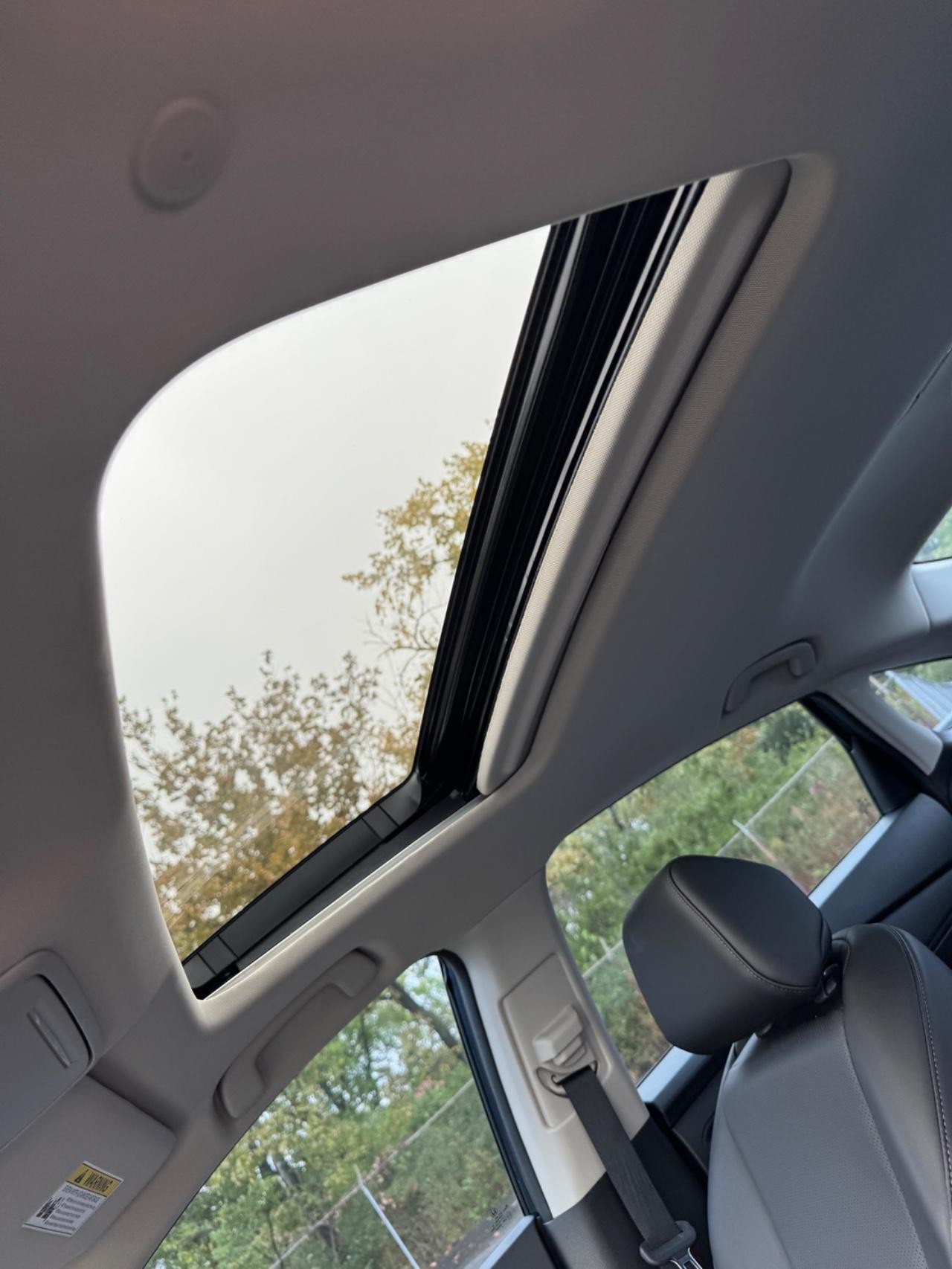 Honda Accord Hybrid Vehicle Full-screen Gallery Image 19