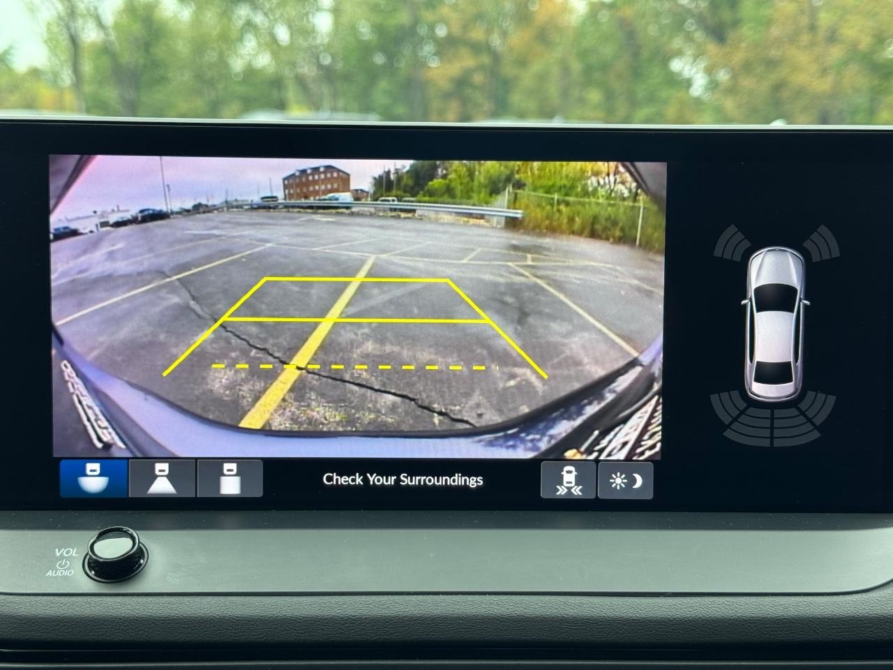 Honda Accord Hybrid Vehicle Full-screen Gallery Image 23