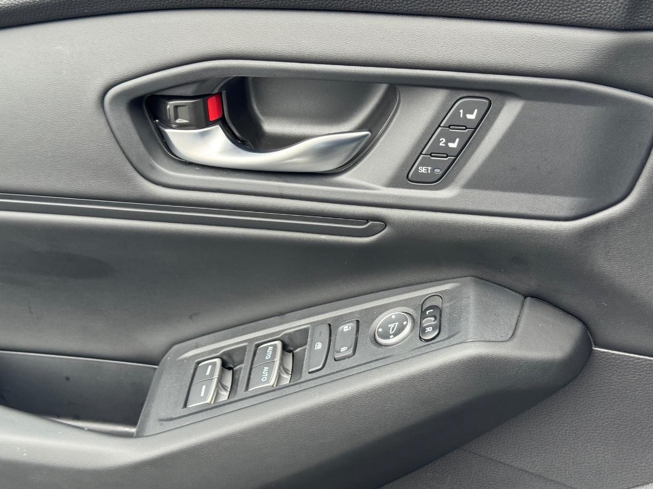 Honda Accord Hybrid Vehicle Full-screen Gallery Image 24