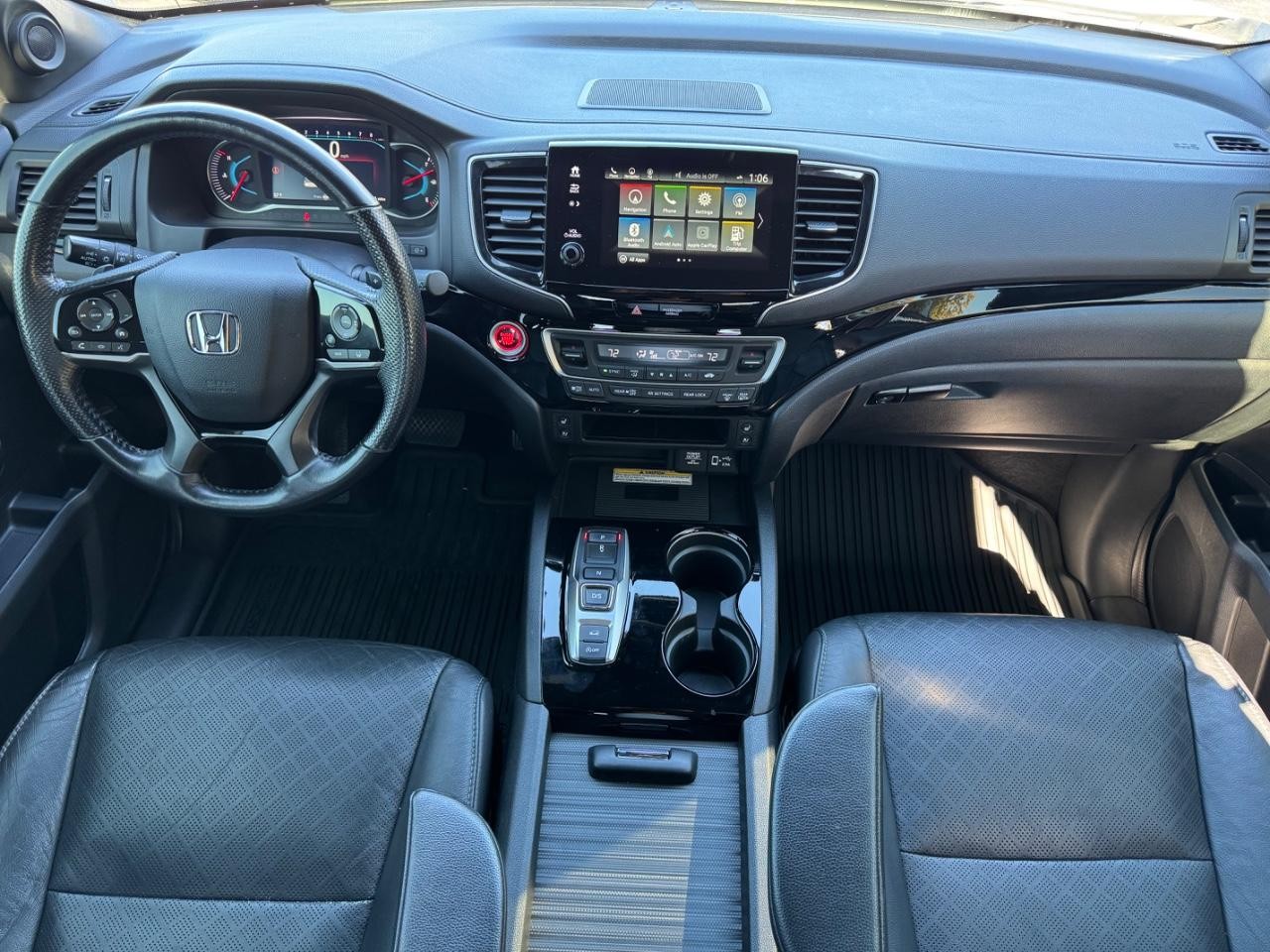 Honda Passport Vehicle Full-screen Gallery Image 11