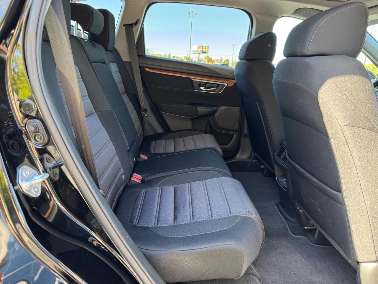 Honda CR-V Vehicle Full-screen Gallery Image 10