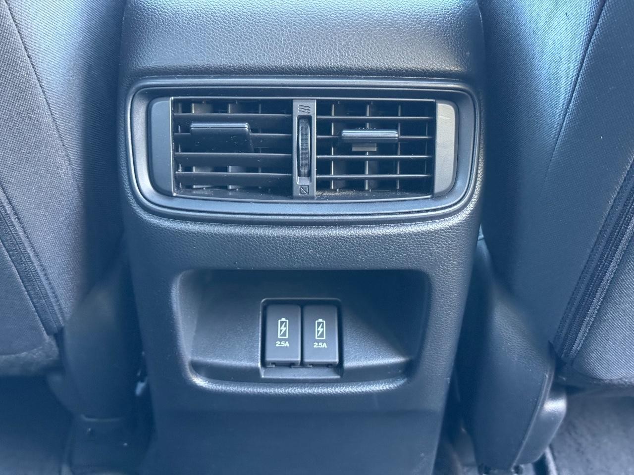 Honda CR-V Vehicle Full-screen Gallery Image 15