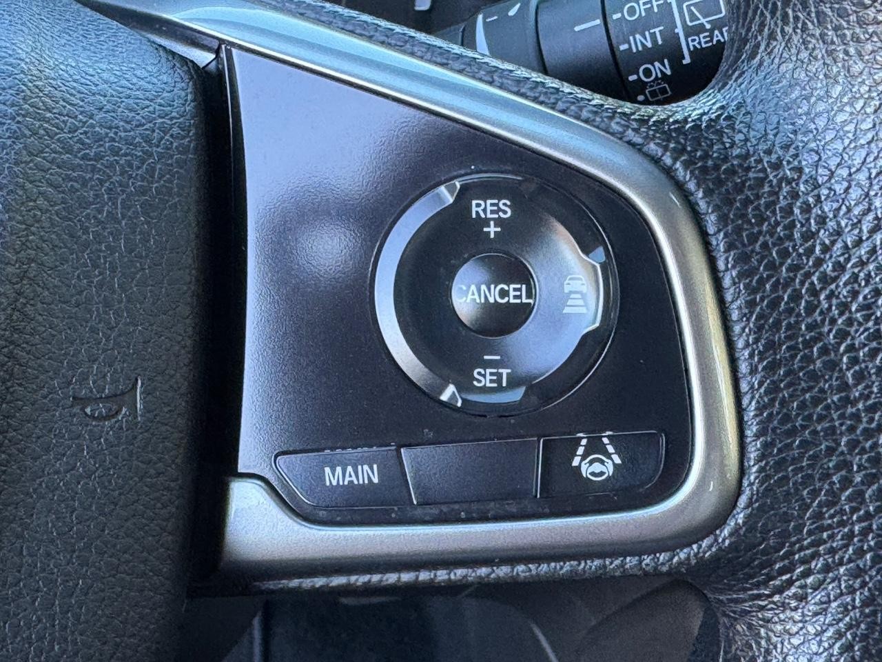 Honda CR-V Vehicle Full-screen Gallery Image 21