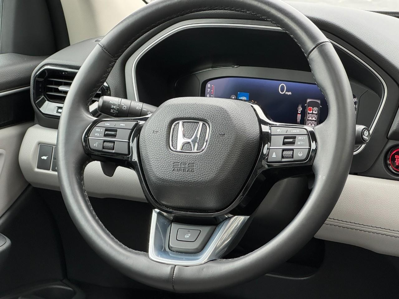 Honda Pilot Vehicle Full-screen Gallery Image 13