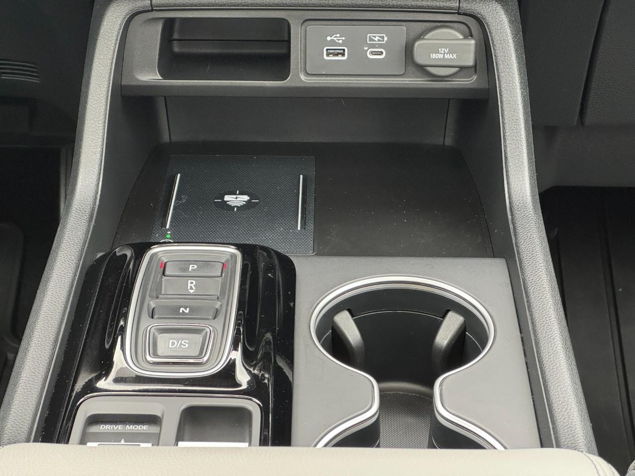 Honda Pilot Vehicle Full-screen Gallery Image 15