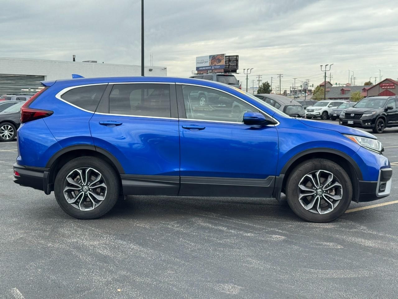 Honda CR-V Vehicle Full-screen Gallery Image 02