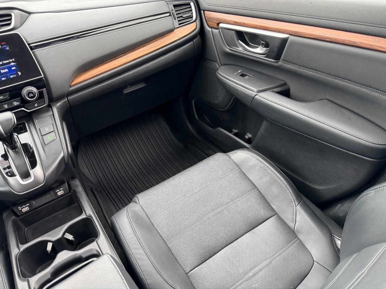 Honda CR-V Vehicle Full-screen Gallery Image 15