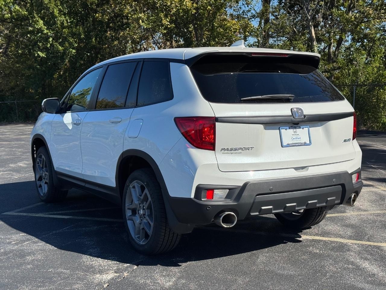 Honda Passport Vehicle Full-screen Gallery Image 06
