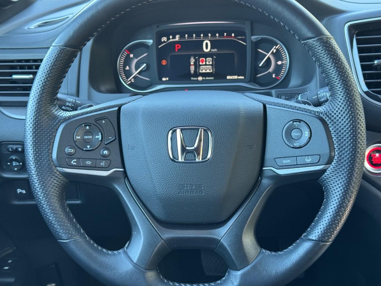 Honda Passport Vehicle Full-screen Gallery Image 12