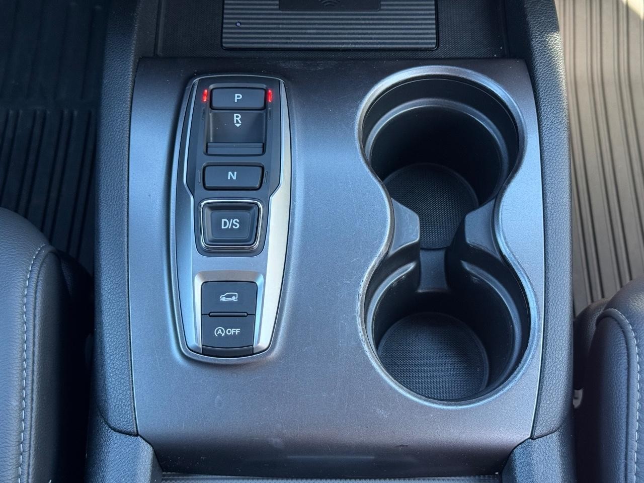 Honda Passport Vehicle Full-screen Gallery Image 15