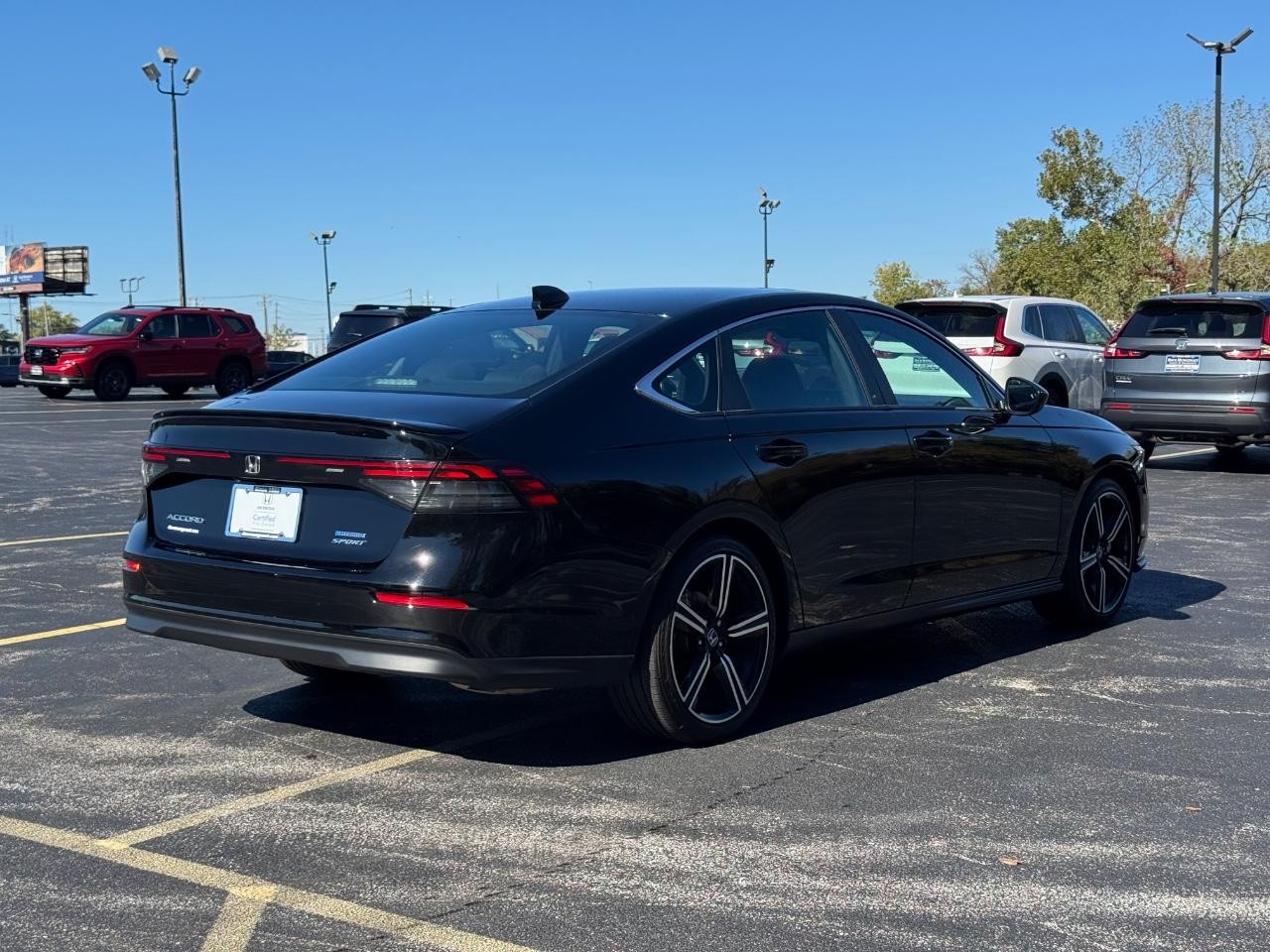 Honda Accord Hybrid Vehicle Full-screen Gallery Image 03