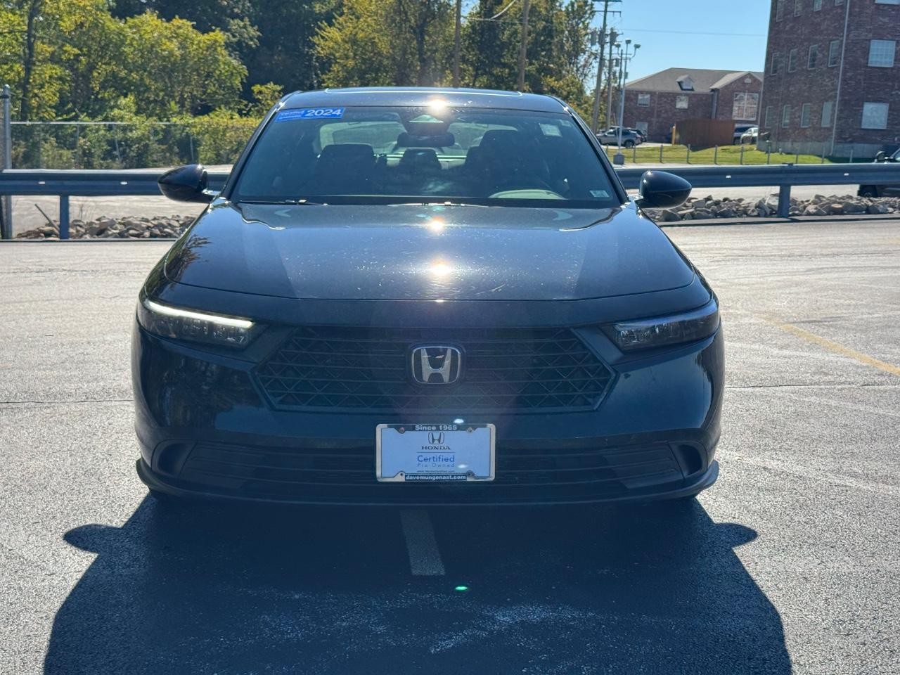 Honda Accord Hybrid Vehicle Full-screen Gallery Image 09