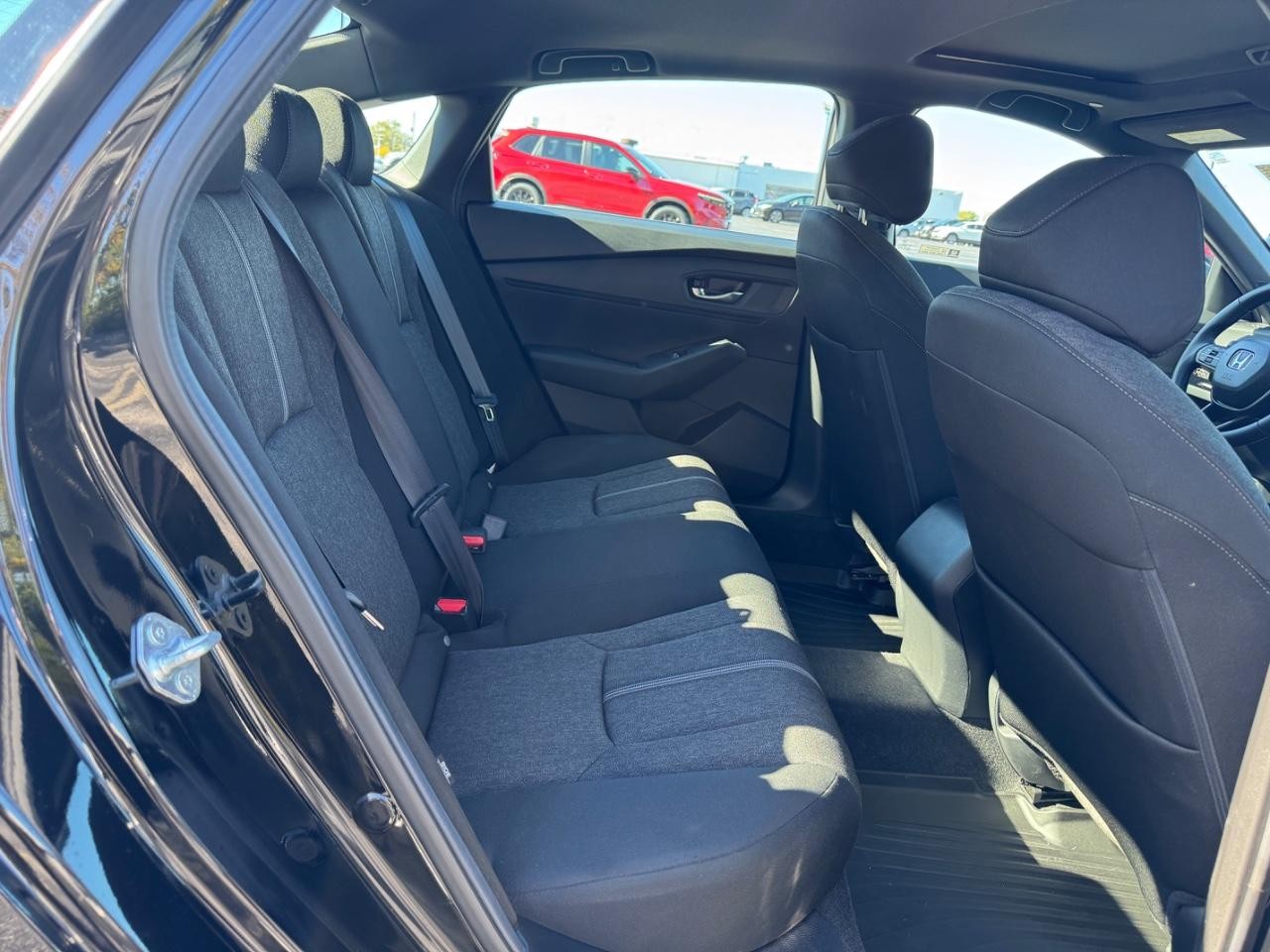 Honda Accord Hybrid Vehicle Full-screen Gallery Image 10