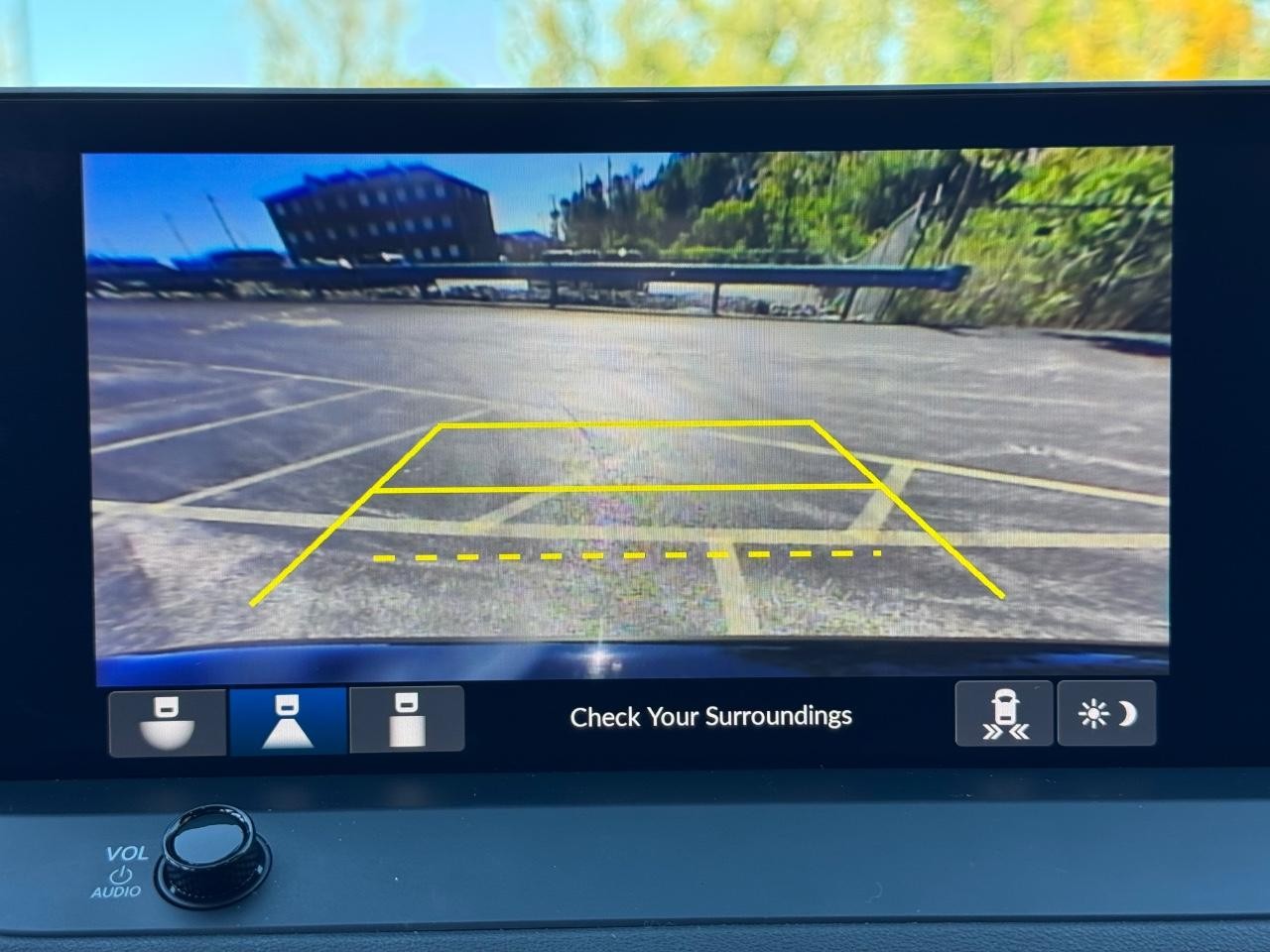 Honda Accord Hybrid Vehicle Full-screen Gallery Image 22