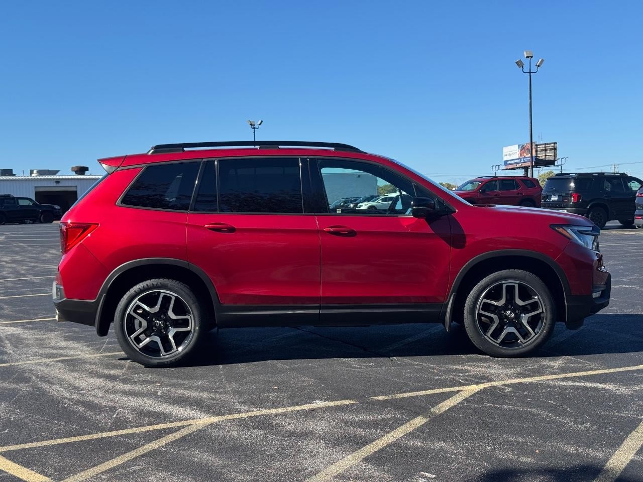 Honda Passport Vehicle Full-screen Gallery Image 02