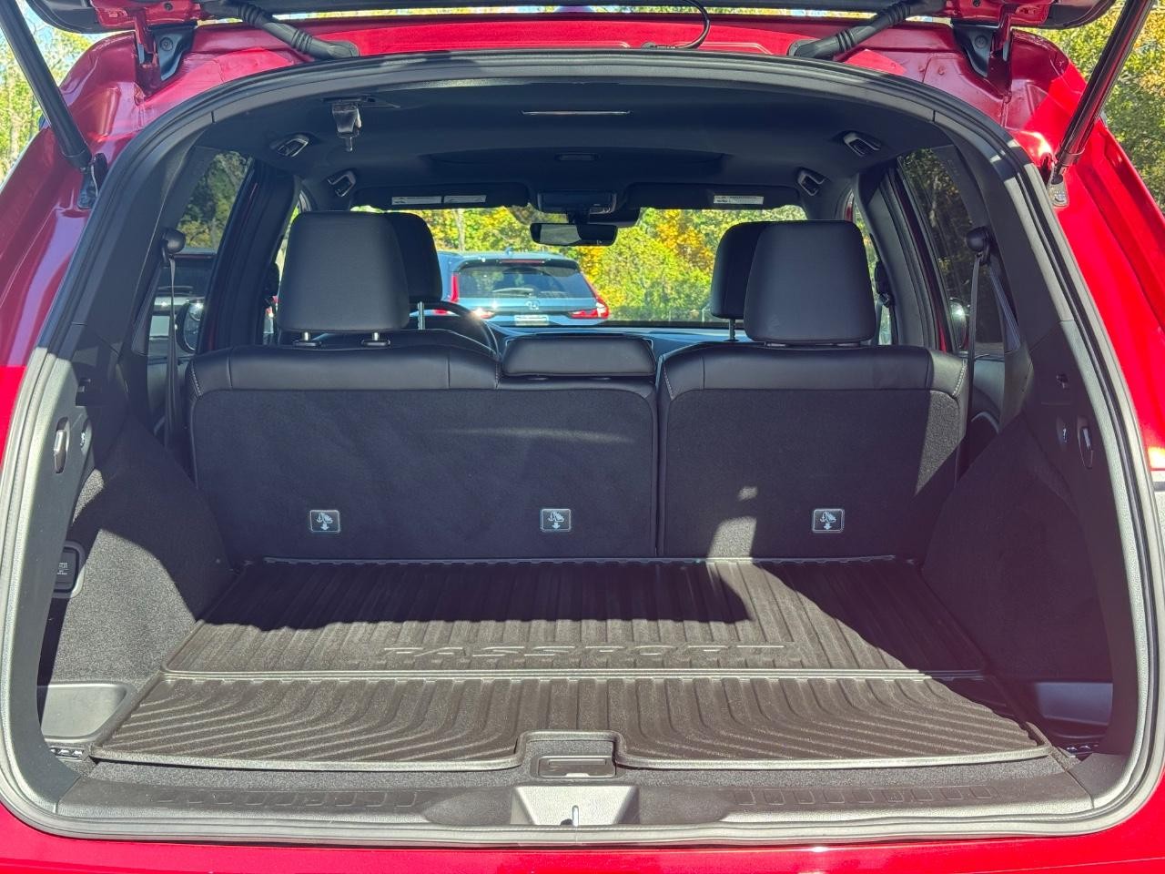 Honda Passport Vehicle Full-screen Gallery Image 04