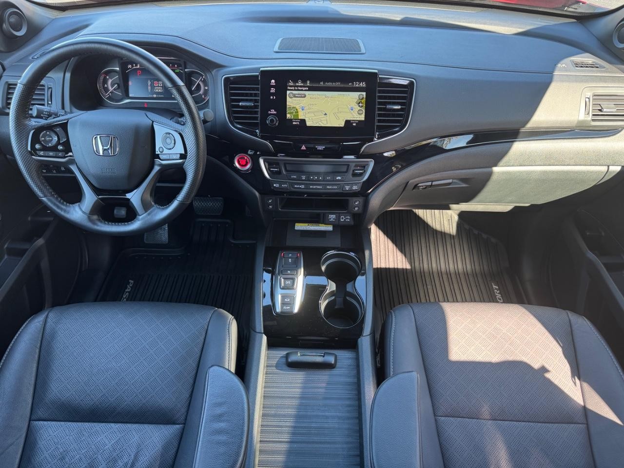 Honda Passport Vehicle Full-screen Gallery Image 11