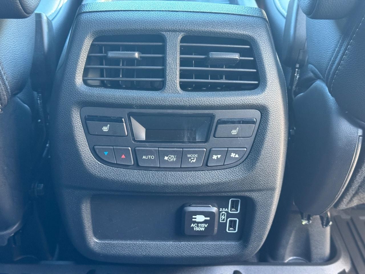 Honda Passport Vehicle Full-screen Gallery Image 16