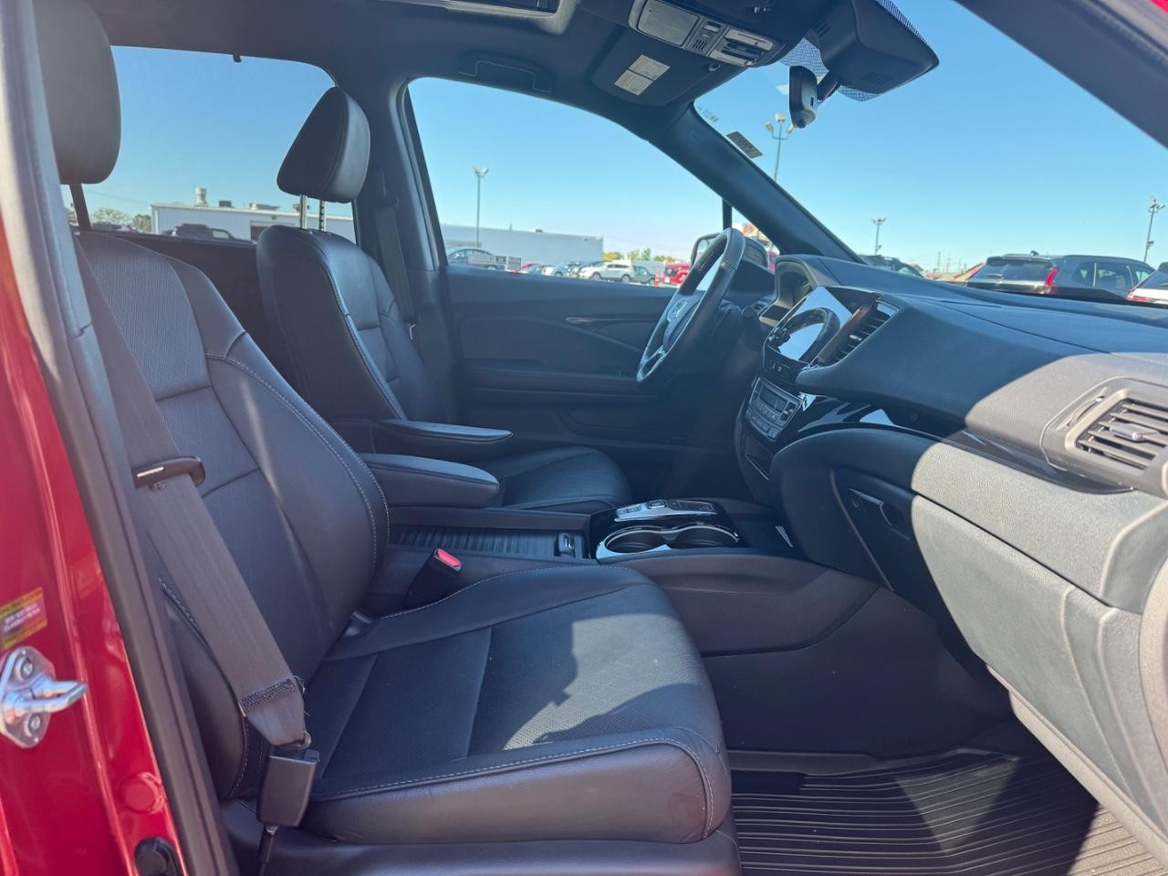 Honda Passport Vehicle Full-screen Gallery Image 17