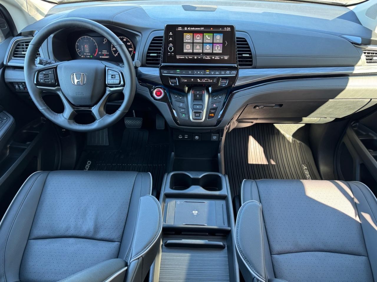 Honda Odyssey Vehicle Full-screen Gallery Image 12