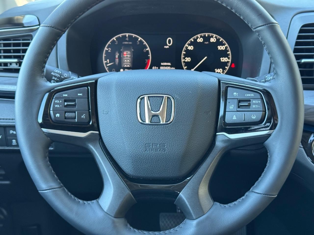 Honda Odyssey Vehicle Full-screen Gallery Image 13
