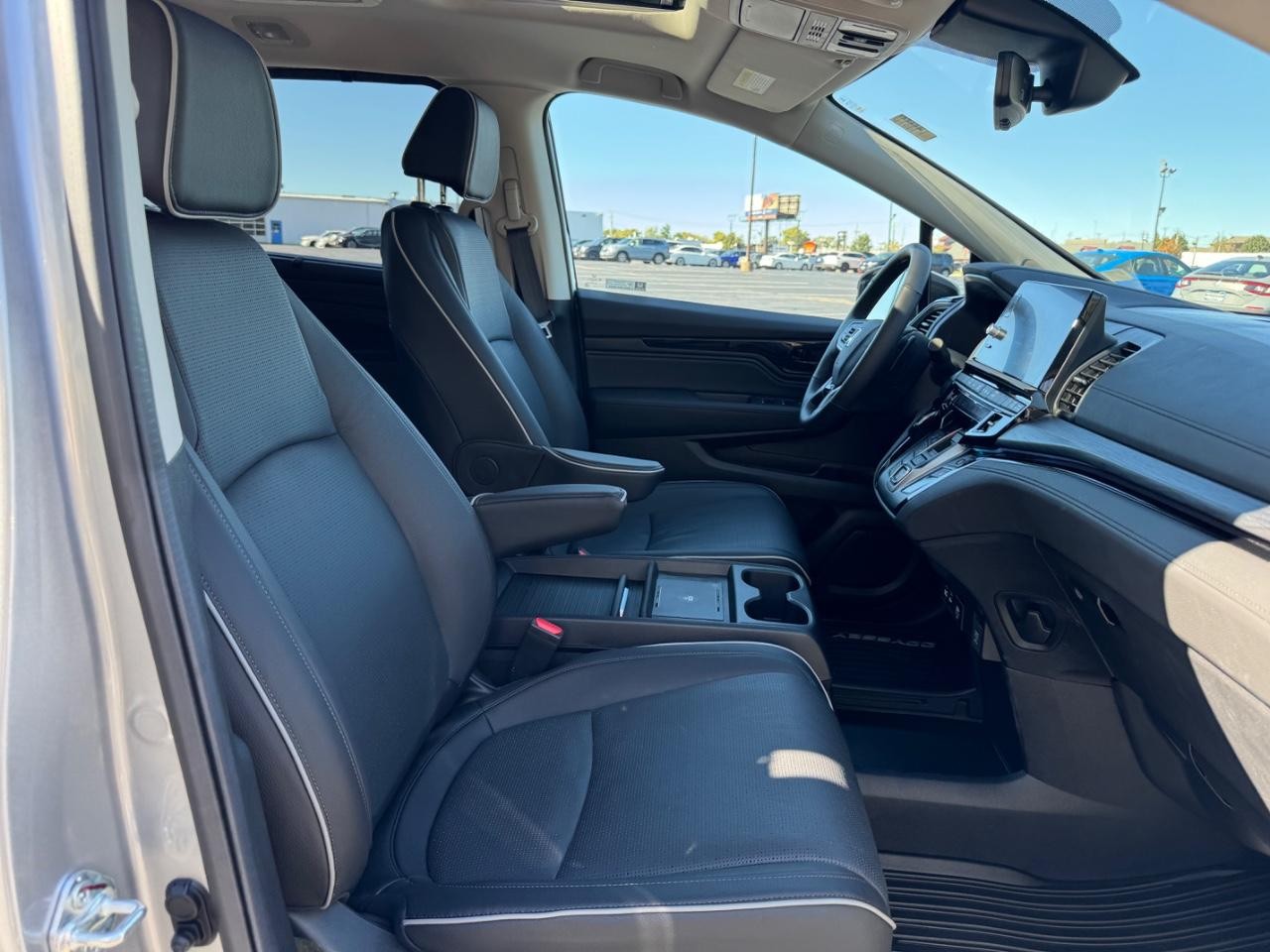 Honda Odyssey Vehicle Full-screen Gallery Image 18
