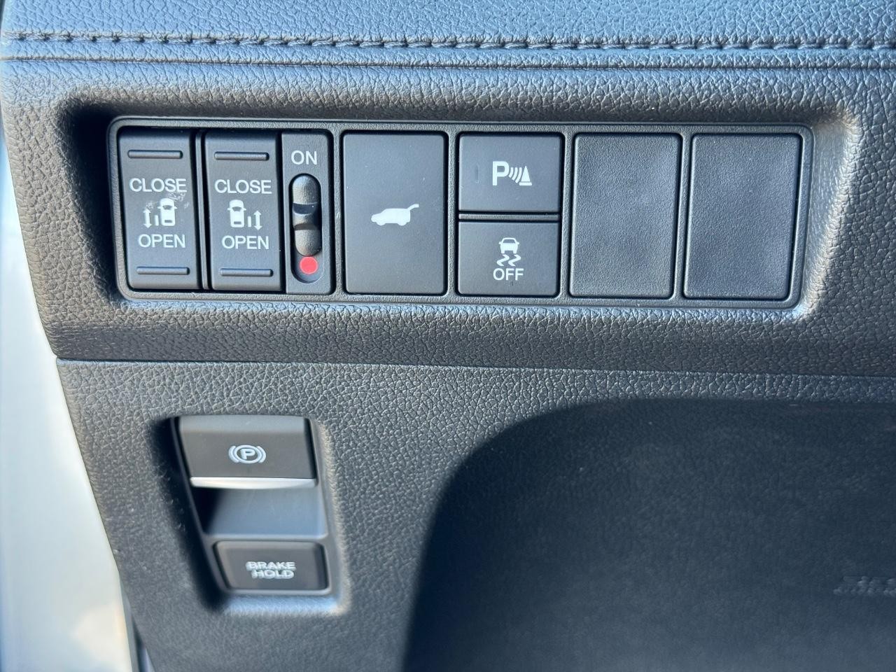 Honda Odyssey Vehicle Full-screen Gallery Image 24