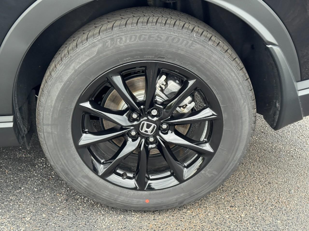 Honda CR-V Hybrid Vehicle Full-screen Gallery Image 07