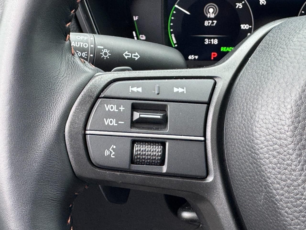 Honda CR-V Hybrid Vehicle Full-screen Gallery Image 18