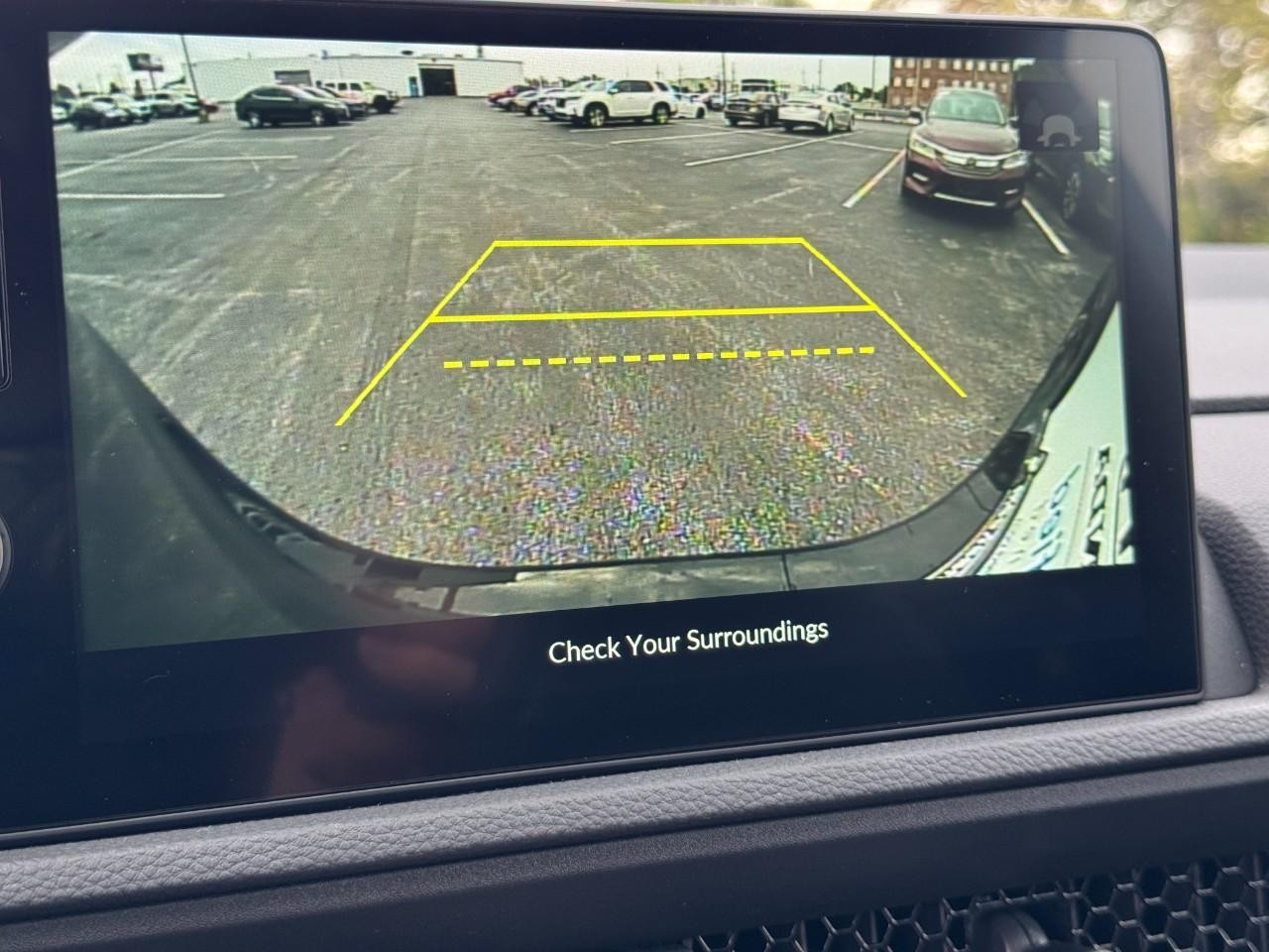 Honda CR-V Hybrid Vehicle Full-screen Gallery Image 21