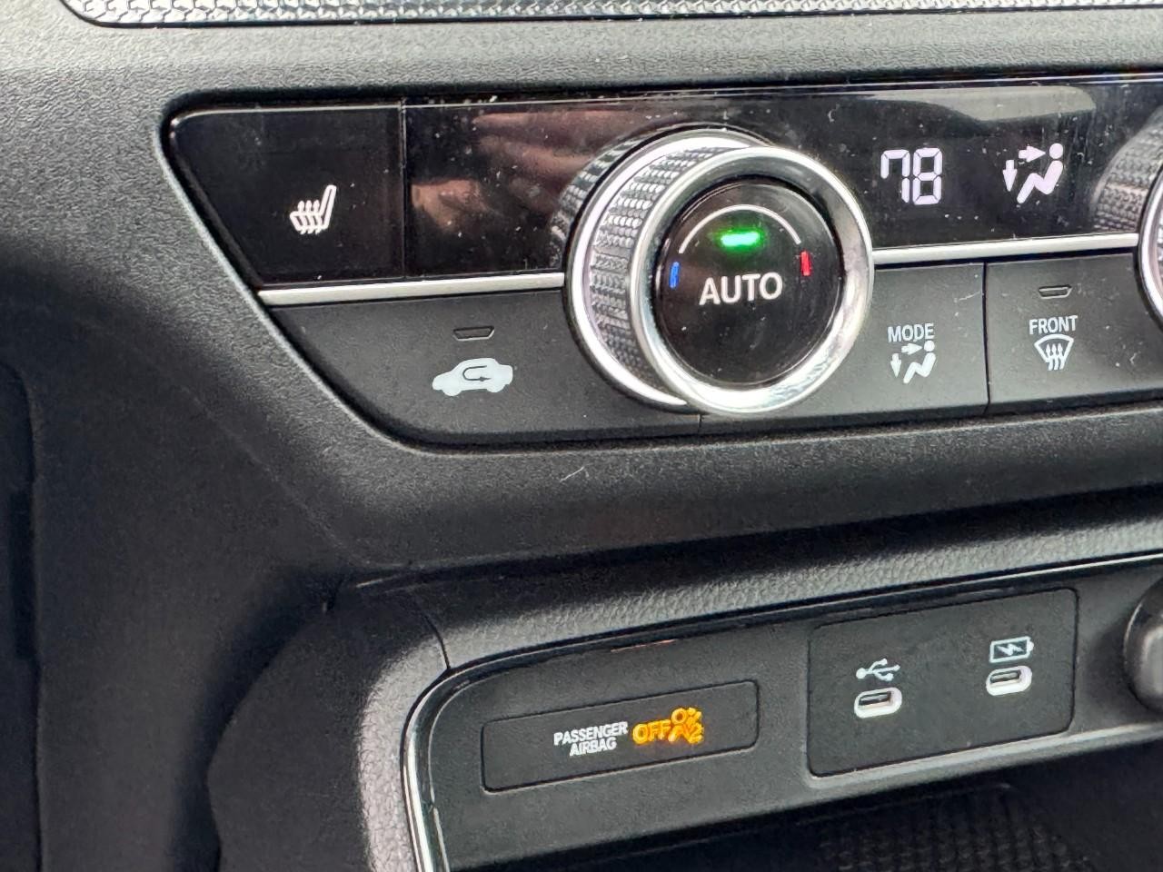 Honda CR-V Hybrid Vehicle Full-screen Gallery Image 22