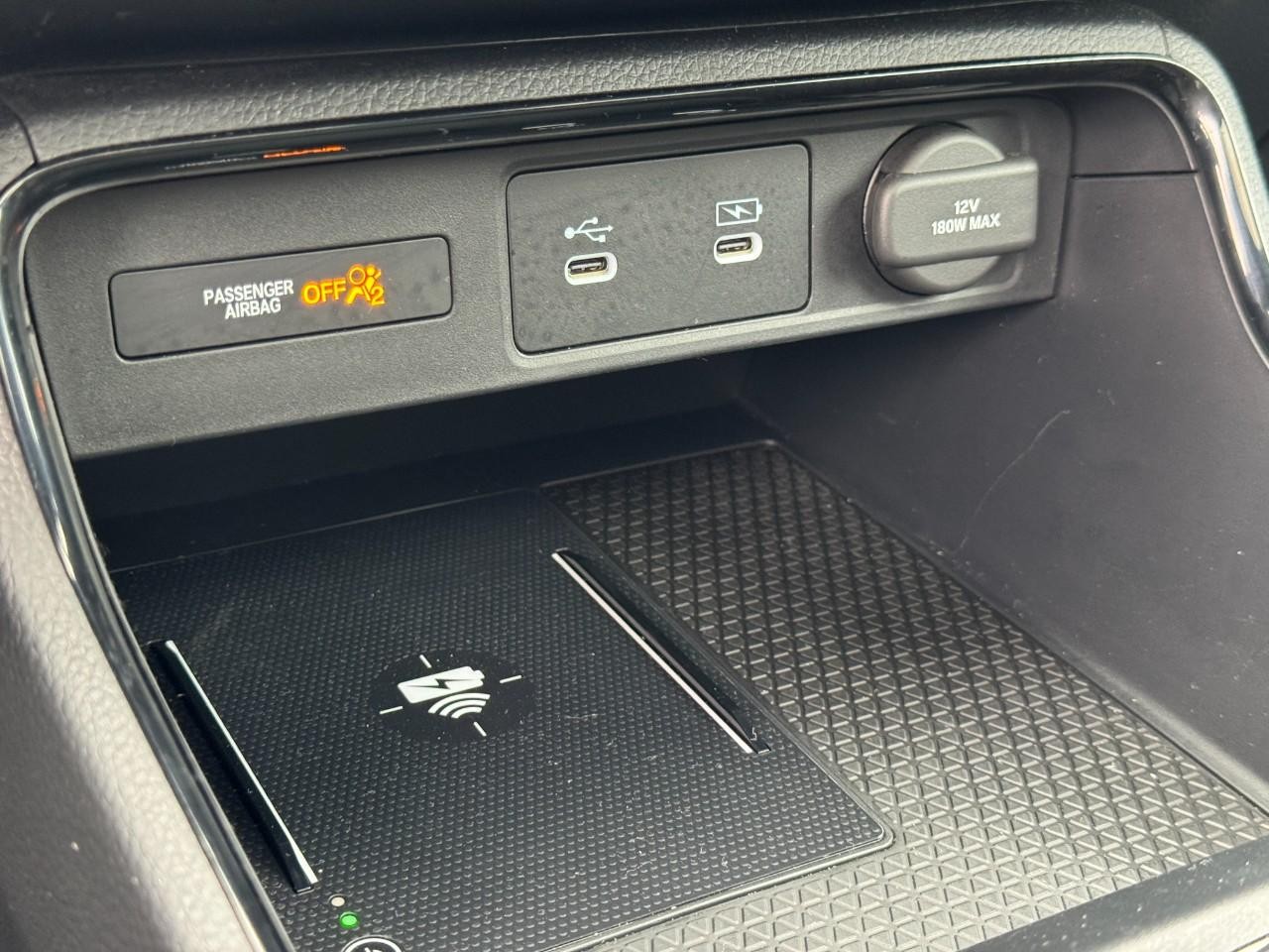 Honda CR-V Hybrid Vehicle Full-screen Gallery Image 23