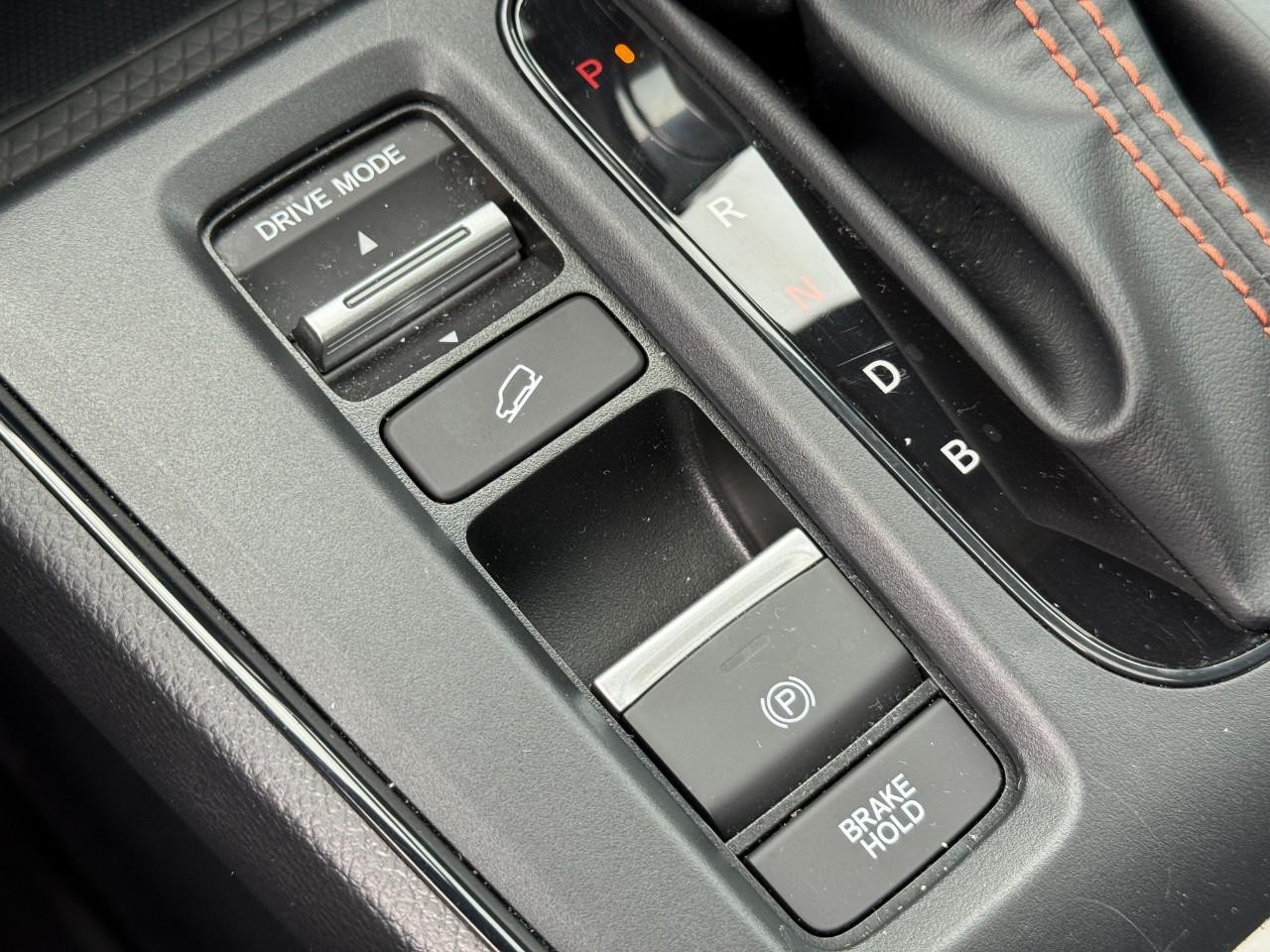 Honda CR-V Hybrid Vehicle Full-screen Gallery Image 24