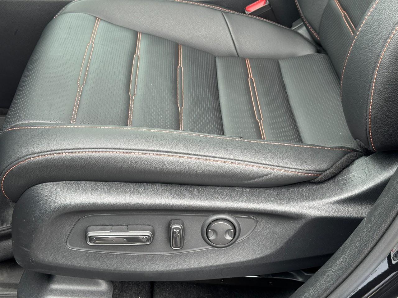 Honda CR-V Hybrid Vehicle Full-screen Gallery Image 27