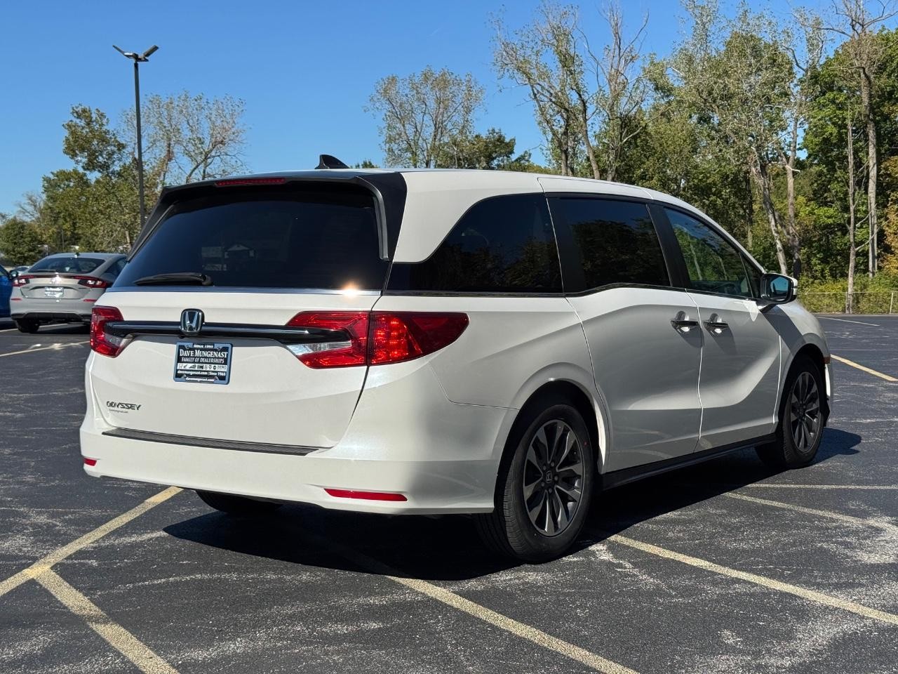 Honda Odyssey Vehicle Full-screen Gallery Image 03