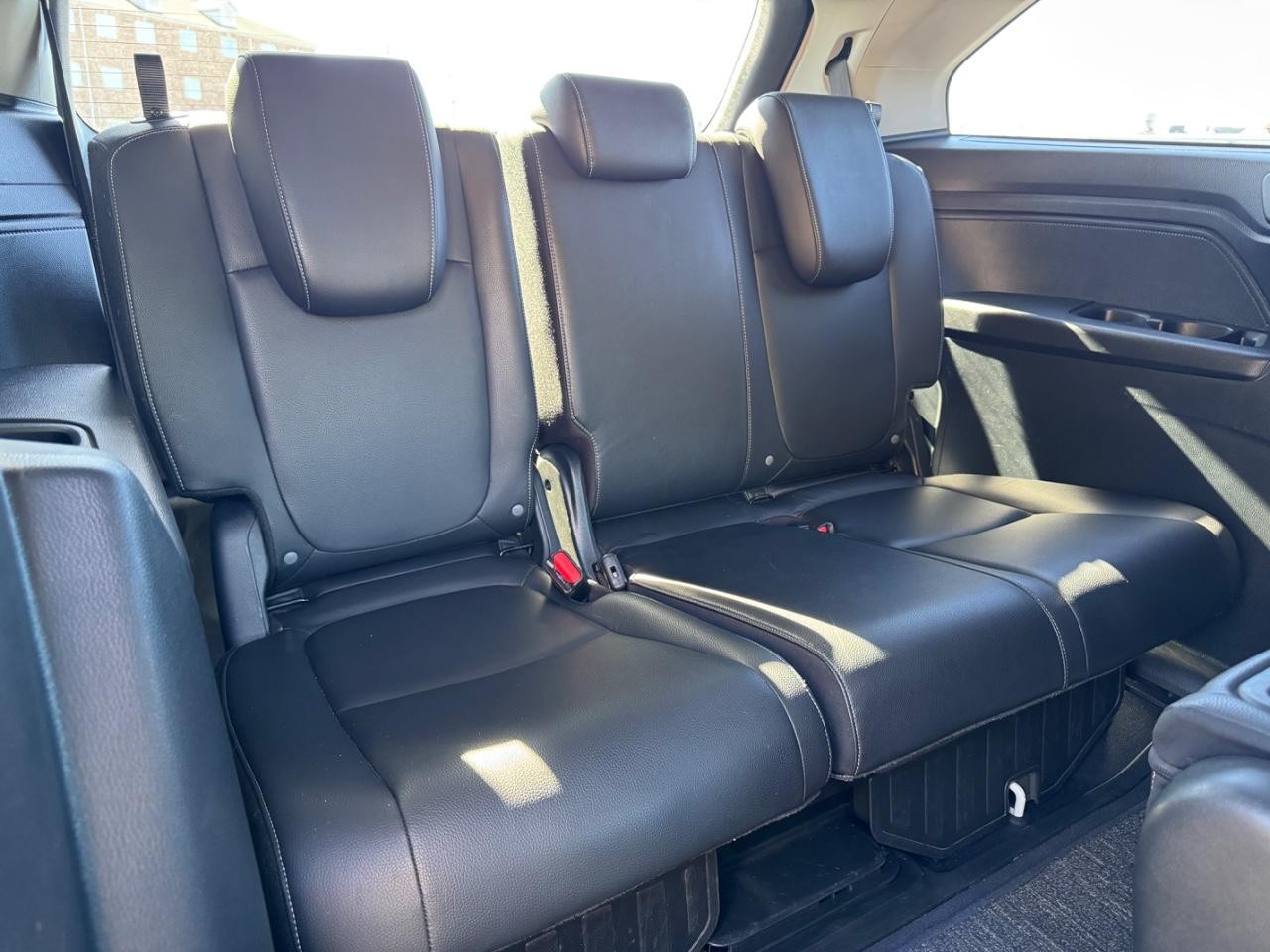 Honda Odyssey Vehicle Full-screen Gallery Image 11