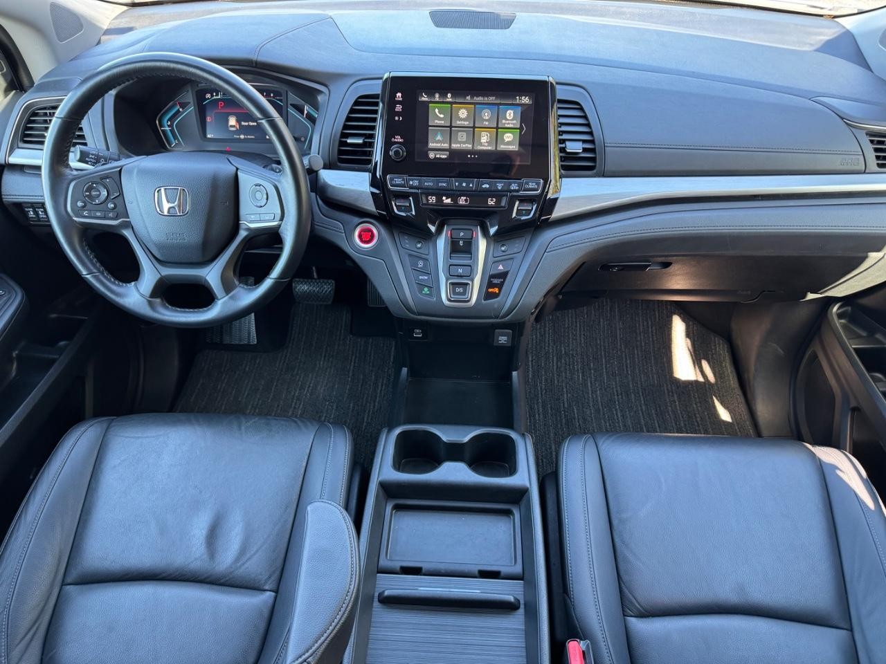 Honda Odyssey Vehicle Full-screen Gallery Image 12