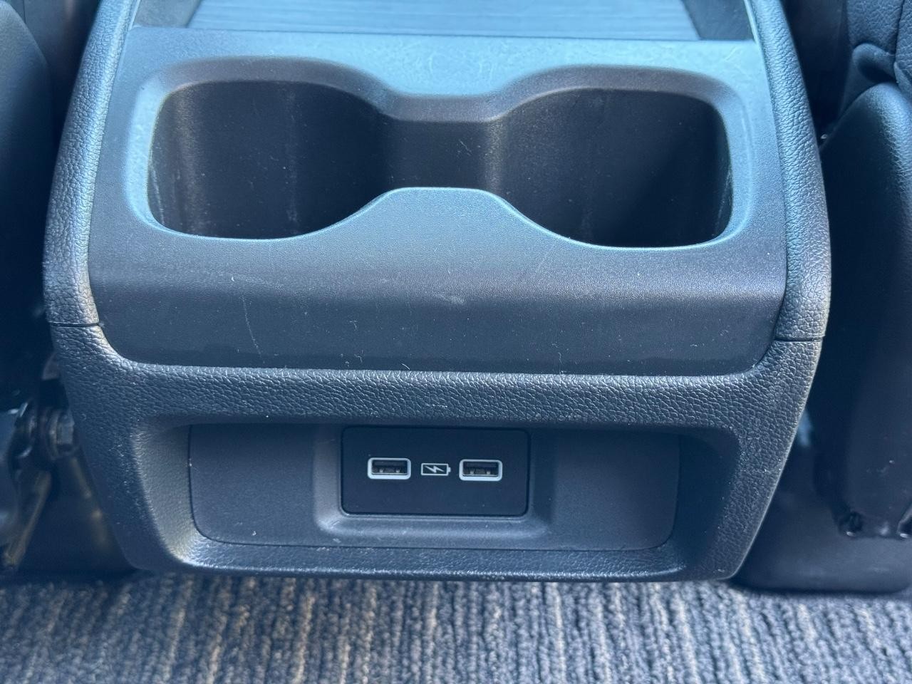 Honda Odyssey Vehicle Full-screen Gallery Image 16