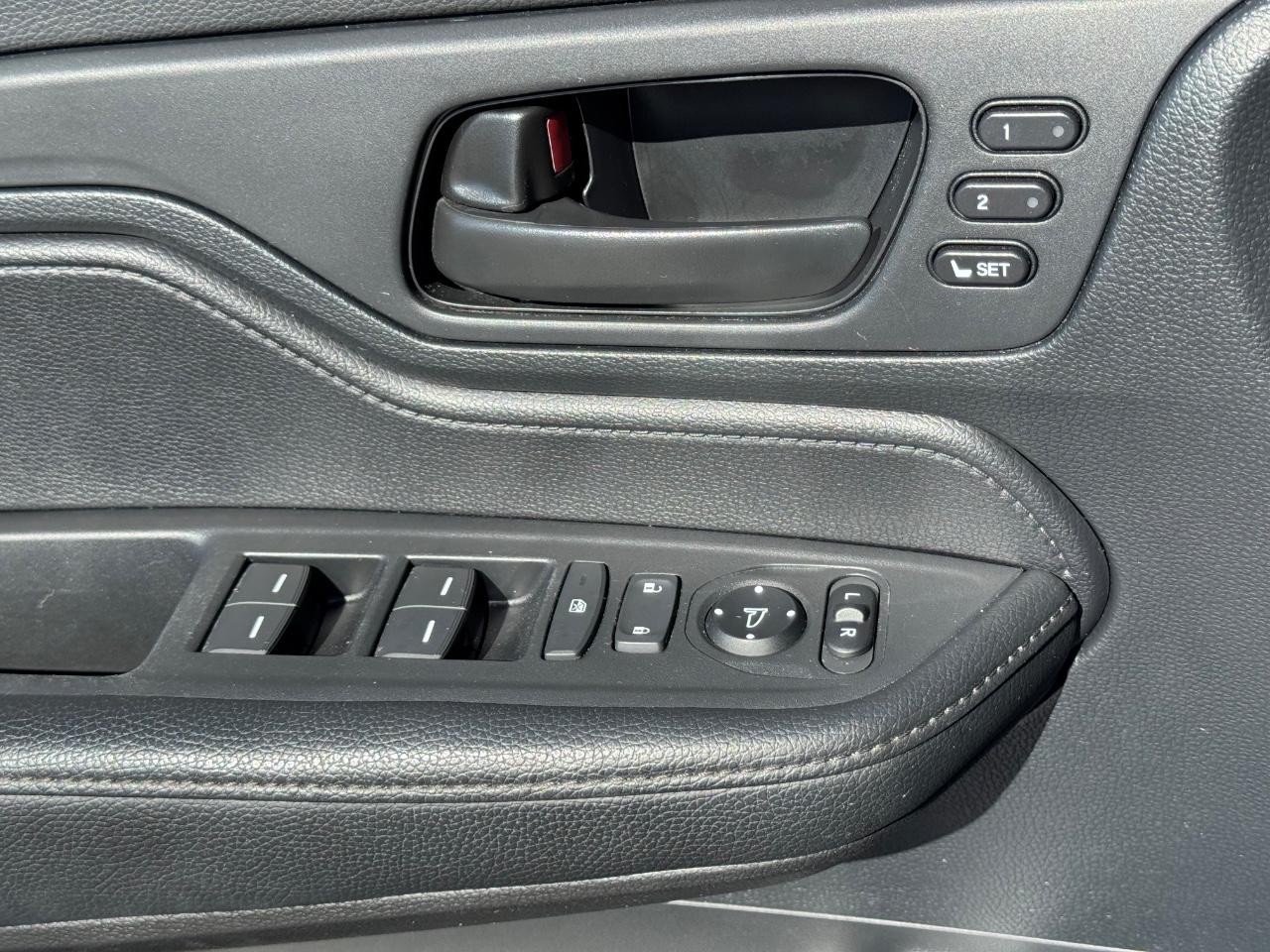Honda Odyssey Vehicle Full-screen Gallery Image 25