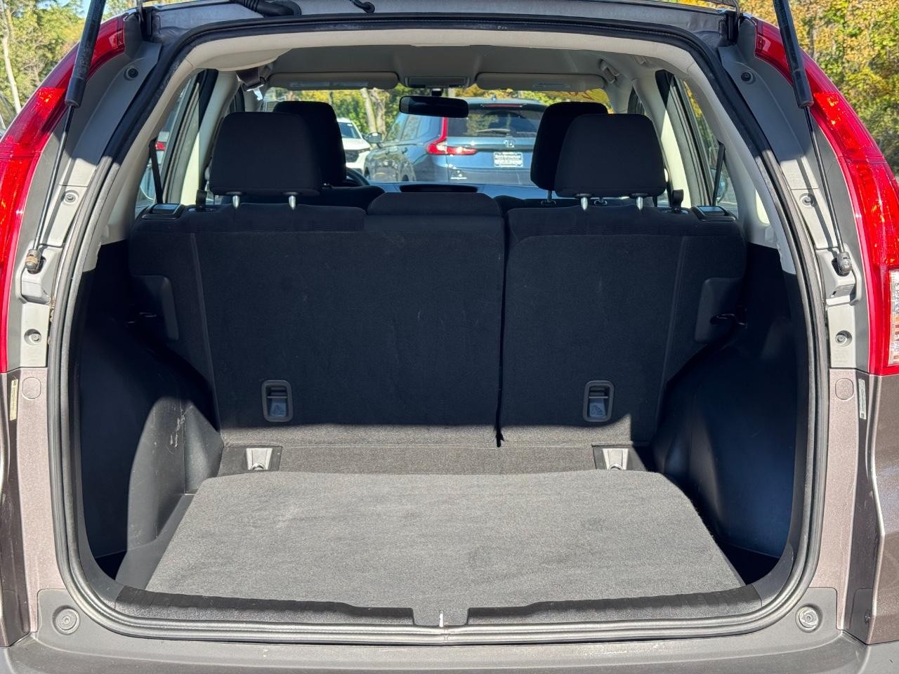 Honda CR-V Vehicle Full-screen Gallery Image 04