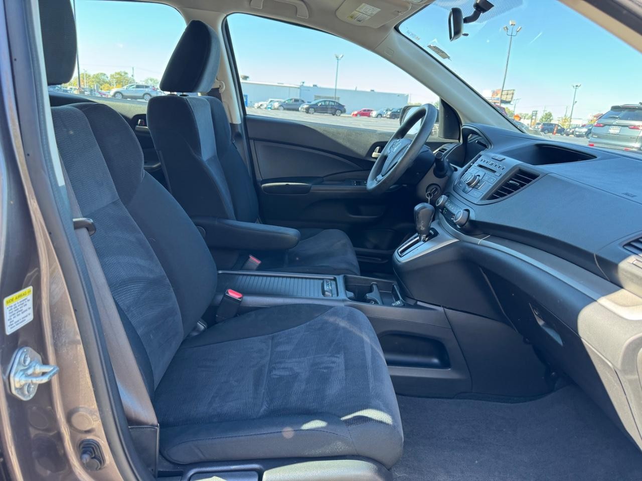 Honda CR-V Vehicle Full-screen Gallery Image 15