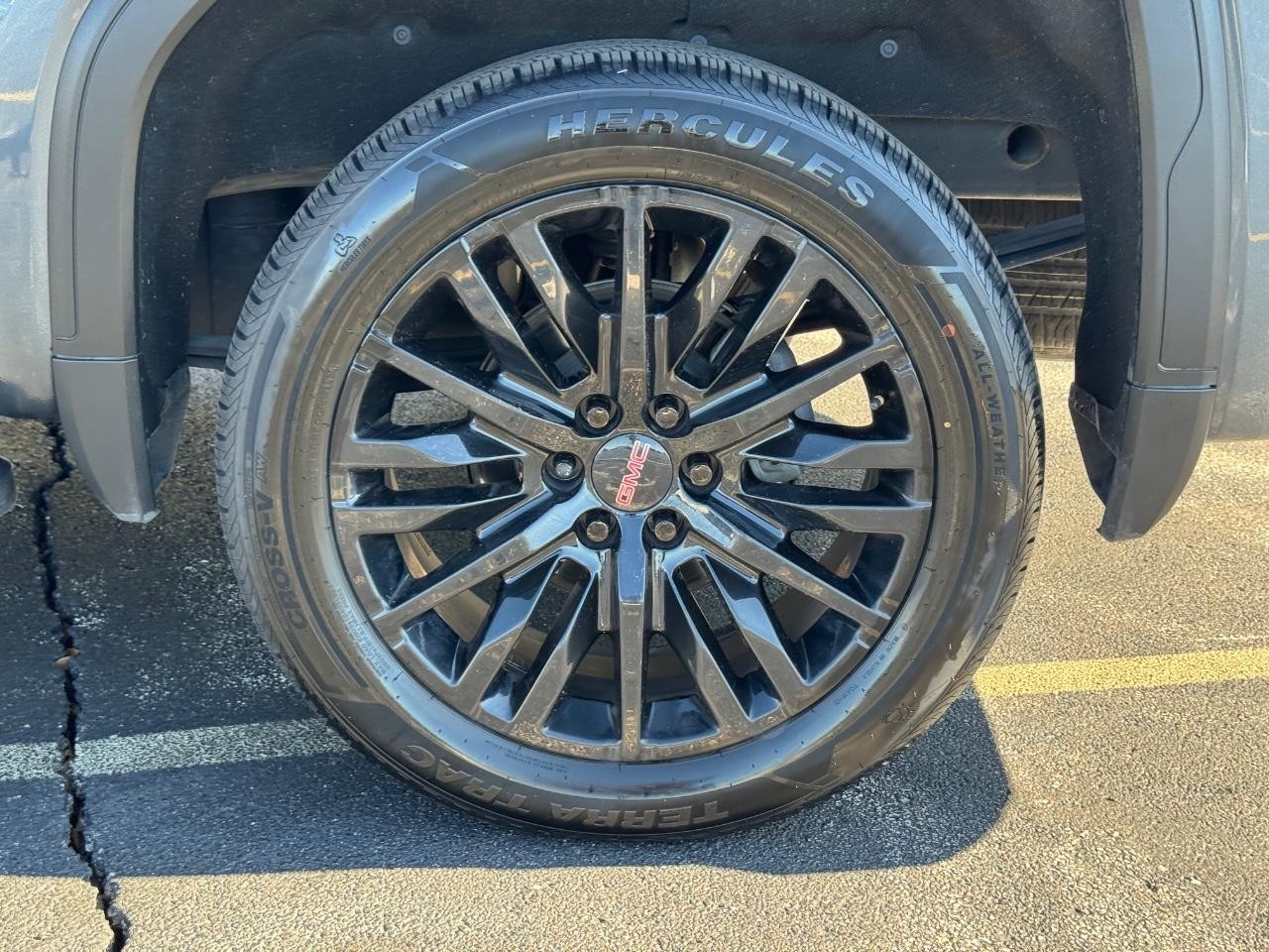 GMC Sierra 1500 Limited Vehicle Full-screen Gallery Image 07