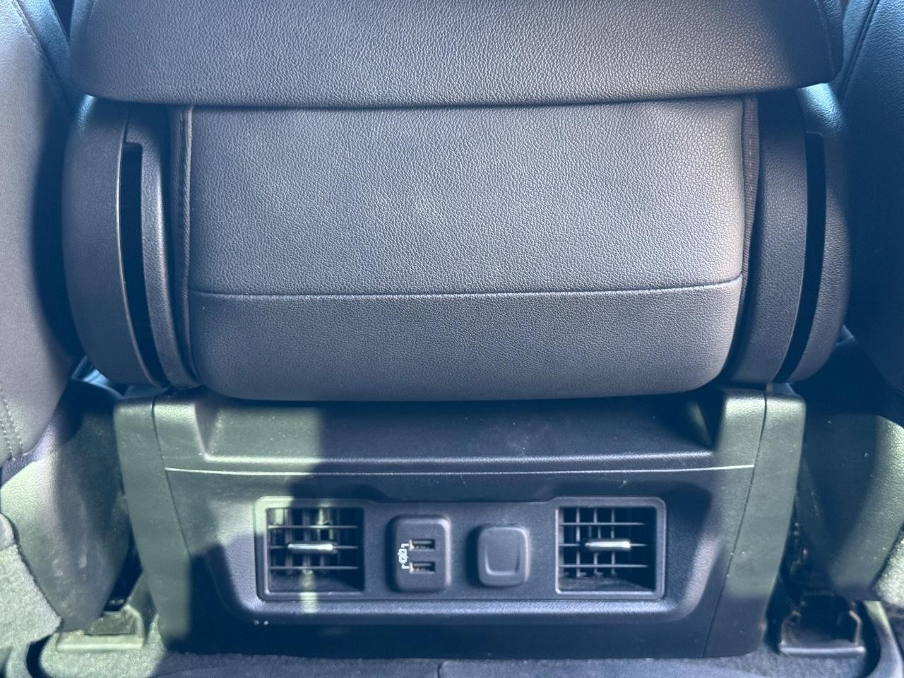 GMC Sierra 1500 Limited Vehicle Full-screen Gallery Image 15