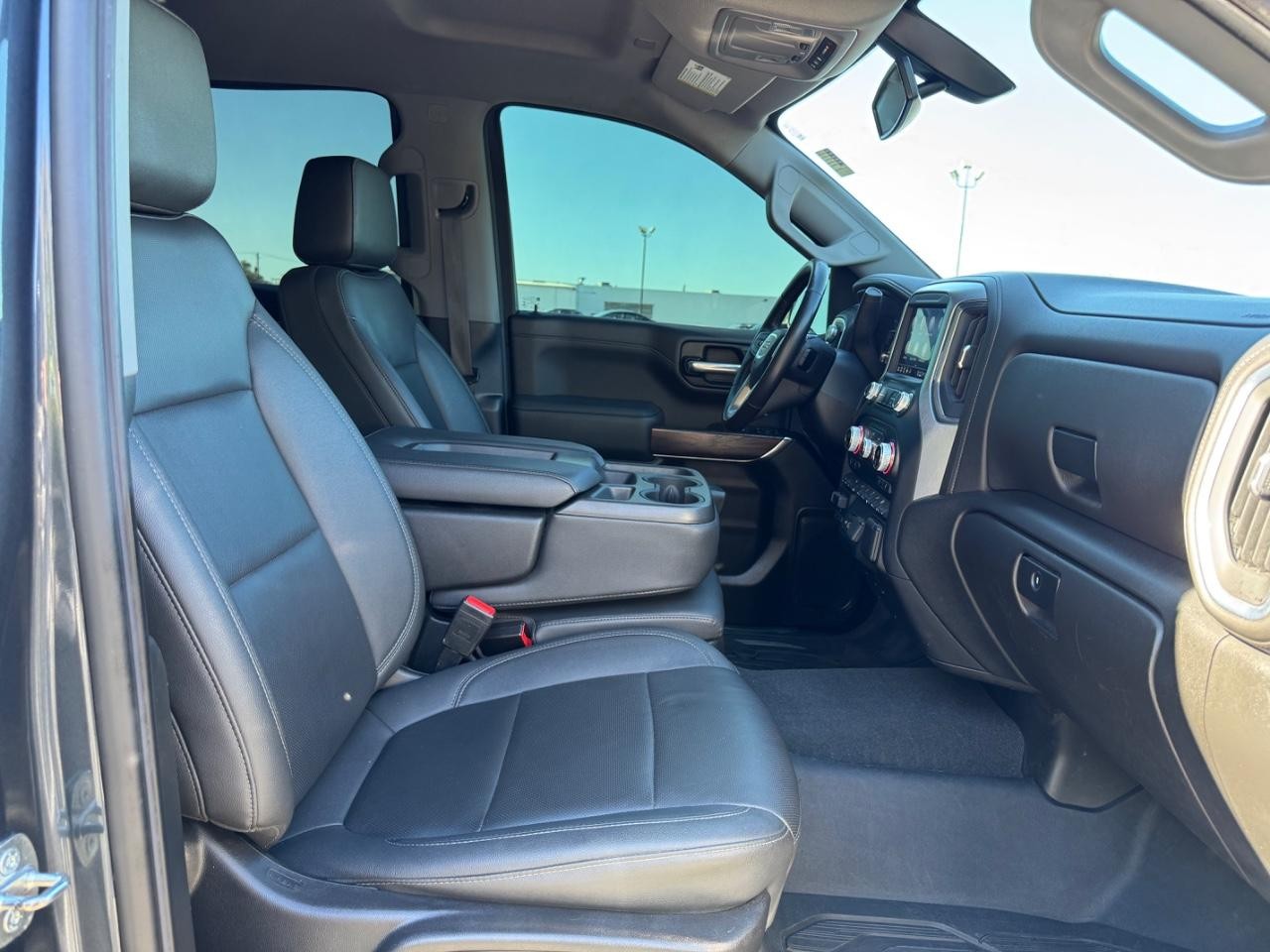 GMC Sierra 1500 Limited Vehicle Full-screen Gallery Image 16